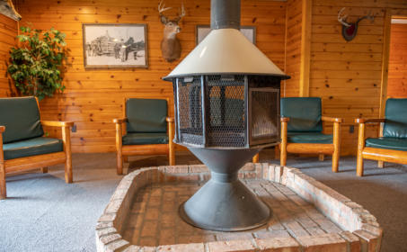 This is a picture of the lobby at Beaver Creek Resort in Gaylord, MI